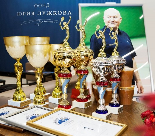 В честь Юрия Лужкова 9 декабря в Москве пройдет теннисный турнир «Кожаная Кепка» ￼